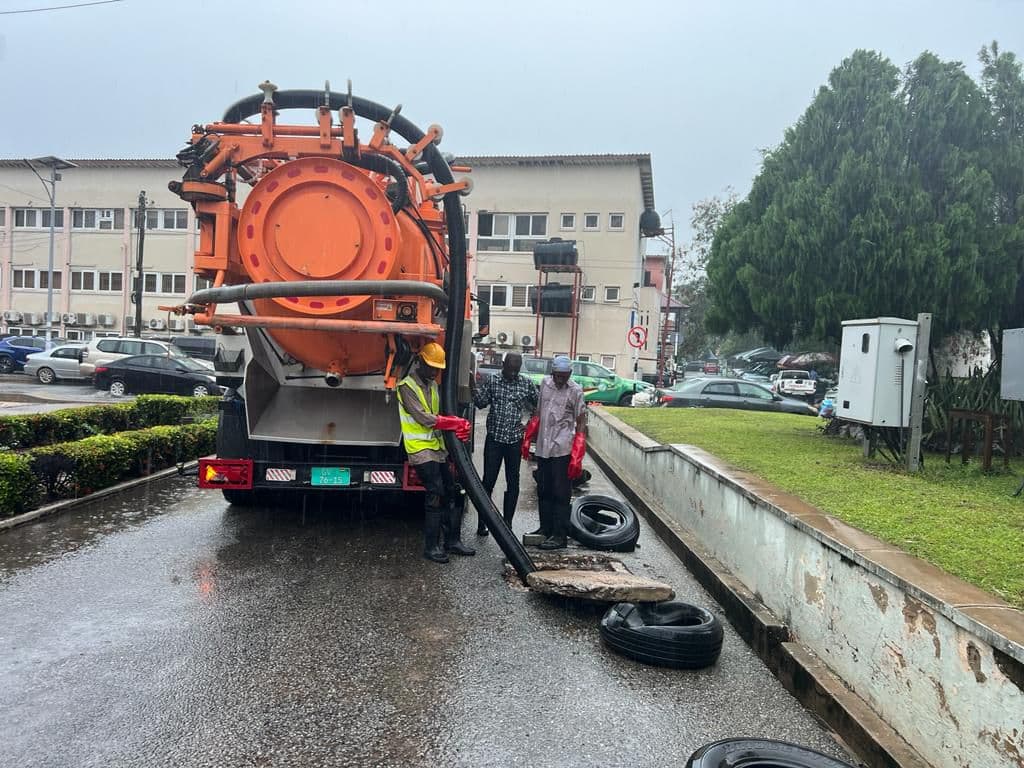 5WS team with vacuum truck performing drainage work on site